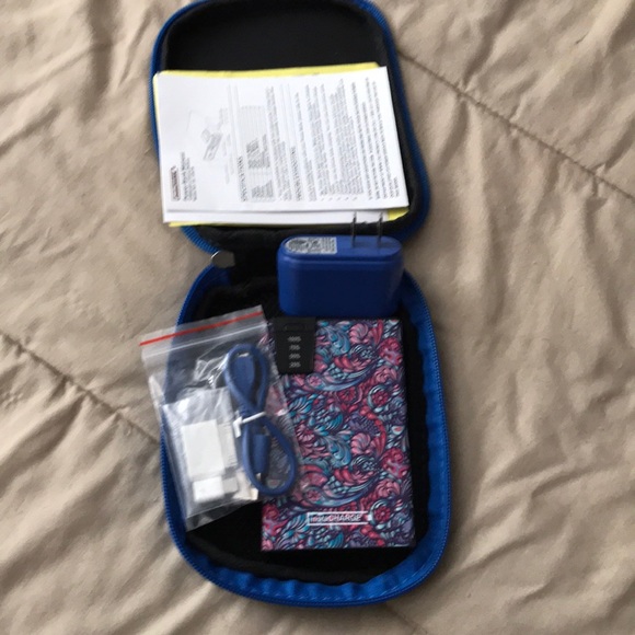 Electronics Portable Charger NWOT Portable - Picture 2 of 3